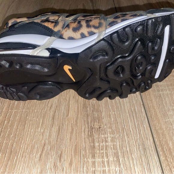 Nike Air Kukini SE Leopard (Black/Kumquat/White) Sneakers - Size 6 - Picture 3 of 8